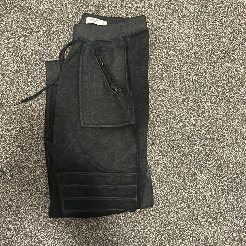 AMERCROMBIE AND FITCH JOGGERS